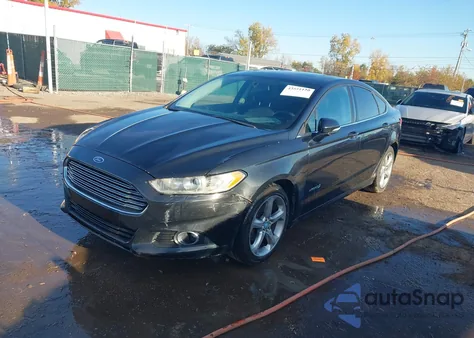 2013 Ford Fusion Hybrid Se z USA, uszkodzony, nr VIN 3FA6P0LU1DR200384